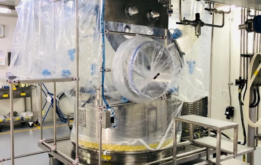 Centrifuge flexible isolator